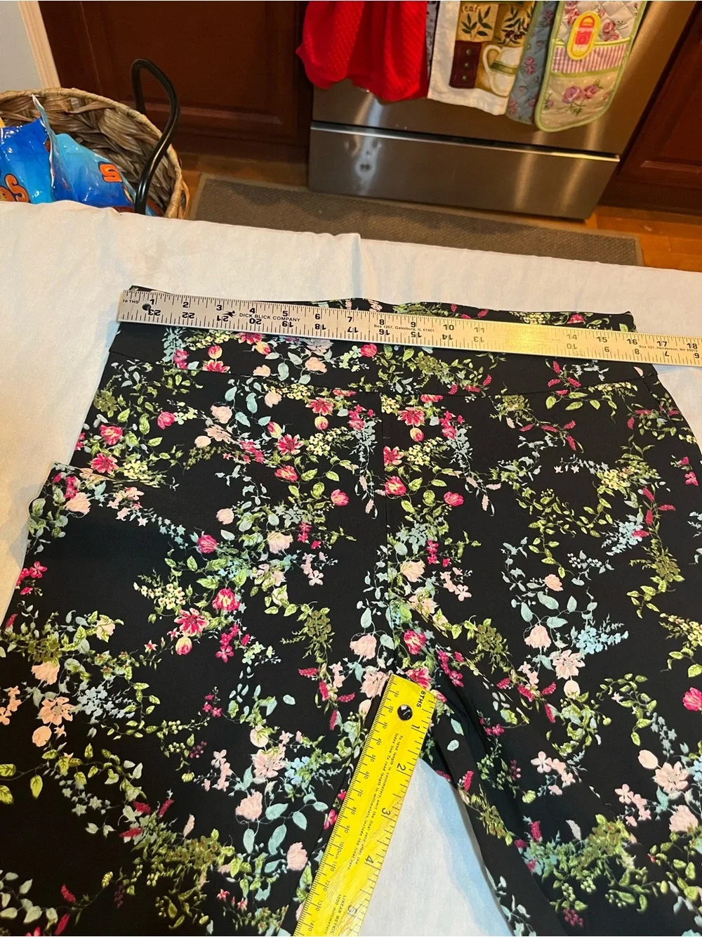 Counter parts Black Floral Stretch Pants size 10 NWOT - Picture 3 of 7
